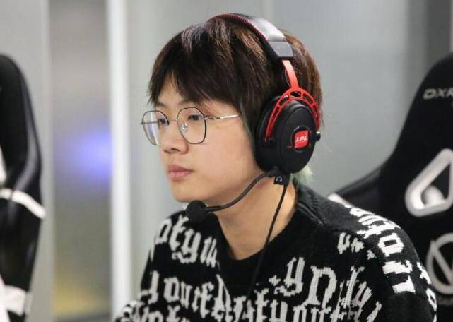 宝蓝直播谈小乐言跟自己借5000块谢谢都不说像个大爷