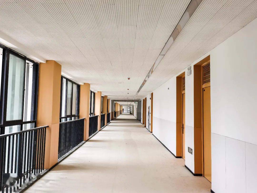 光谷十八小进入收尾阶段,即将交付!