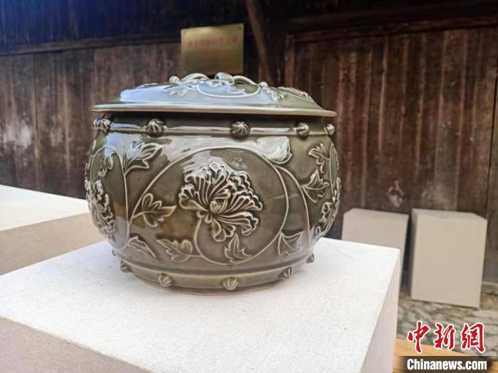 浙江龙泉青瓷:千年窑火不灭 传承中华美学_龙窑