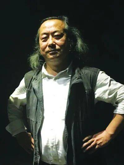 在杭州人可艺术中心首发,吴亮和评论家李庆西,以及诸位在杭作家,艺术