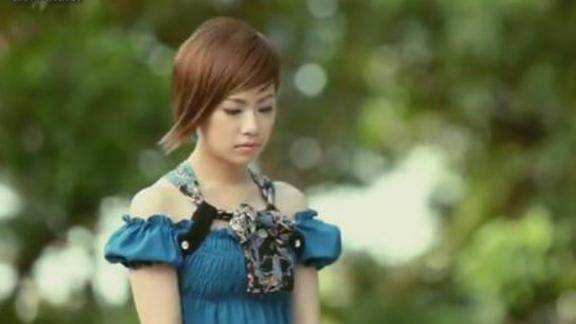 越籍华人女歌星越南小甜甜梁碧友最走心好听的中文歌我爱你