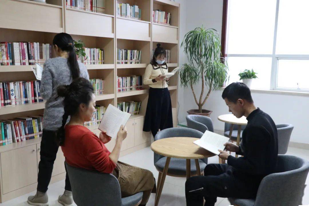 农检中心"文旅共享书吧"的建成启用,是东港区文旅局在城市书房建设的