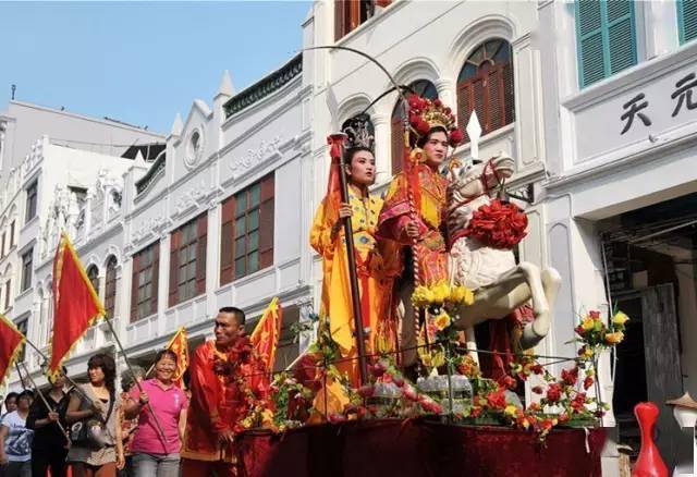 海口市龙华区新坡镇是冼夫人军队的驻营地,也是海南"军坡节"的源头,其