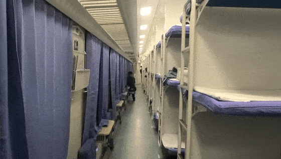 早安·青城 |老年人出行,如何能买到下铺_车厢