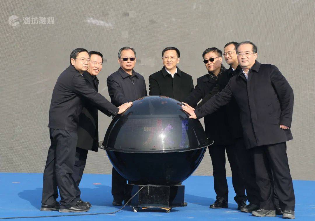 董事长,总经理霍胜勇出席仪式并致辞,市领导苏立科,李兰祥,孙明亮出席