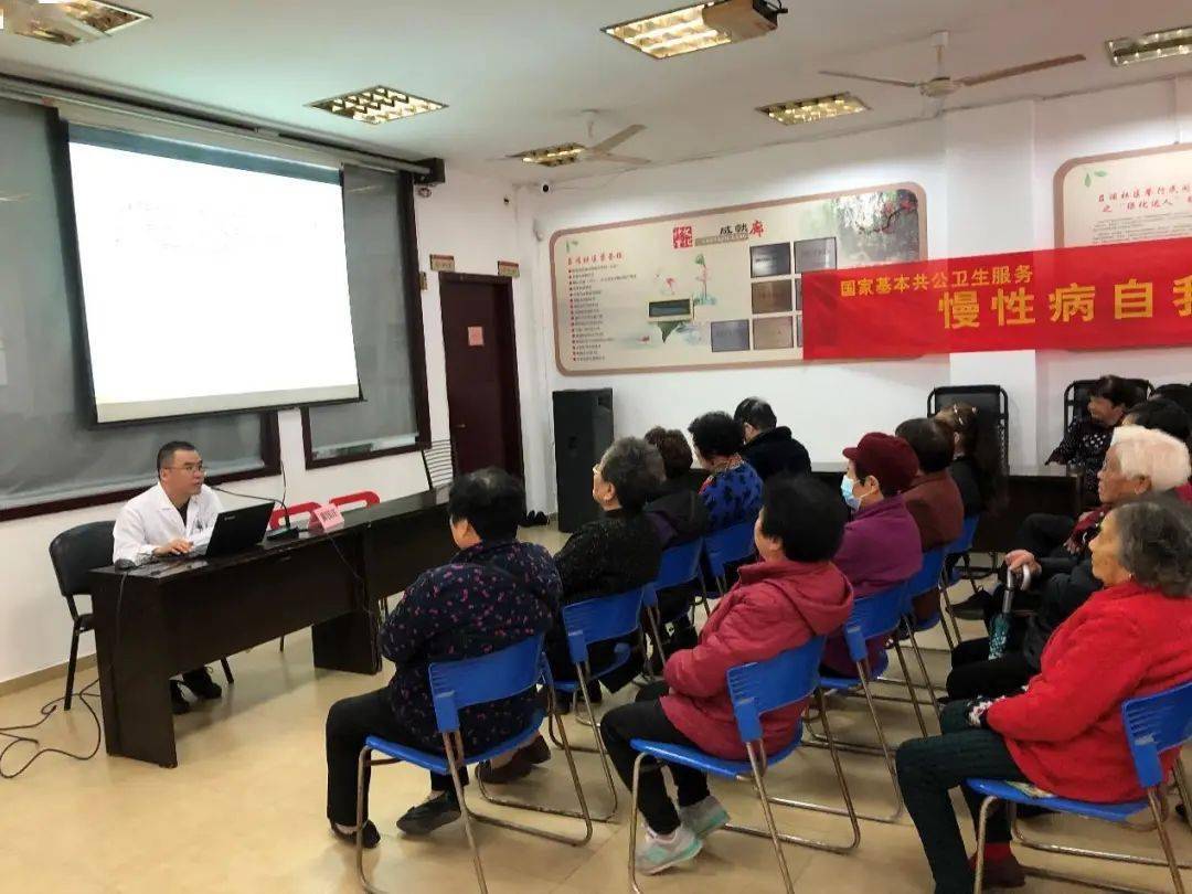 温州市中心医院中医科主任杨军以及副主任医师黄国庆分别开展了"老年