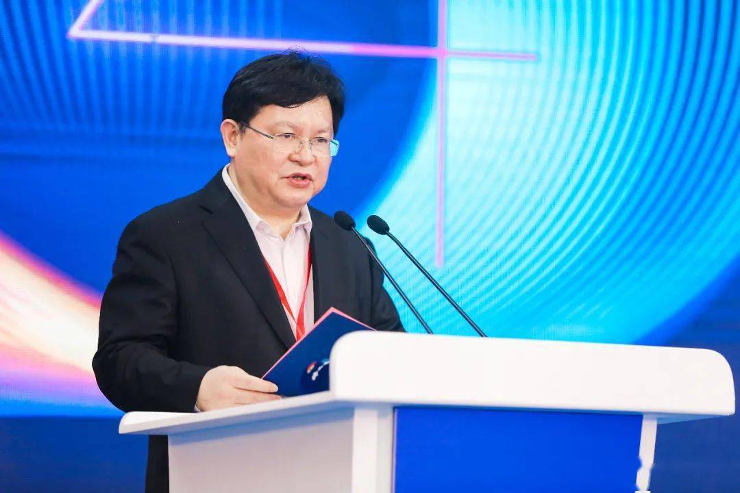 对接大会上,佛山市人民政府副市长许国致辞时表示,佛山鼓励校企之间