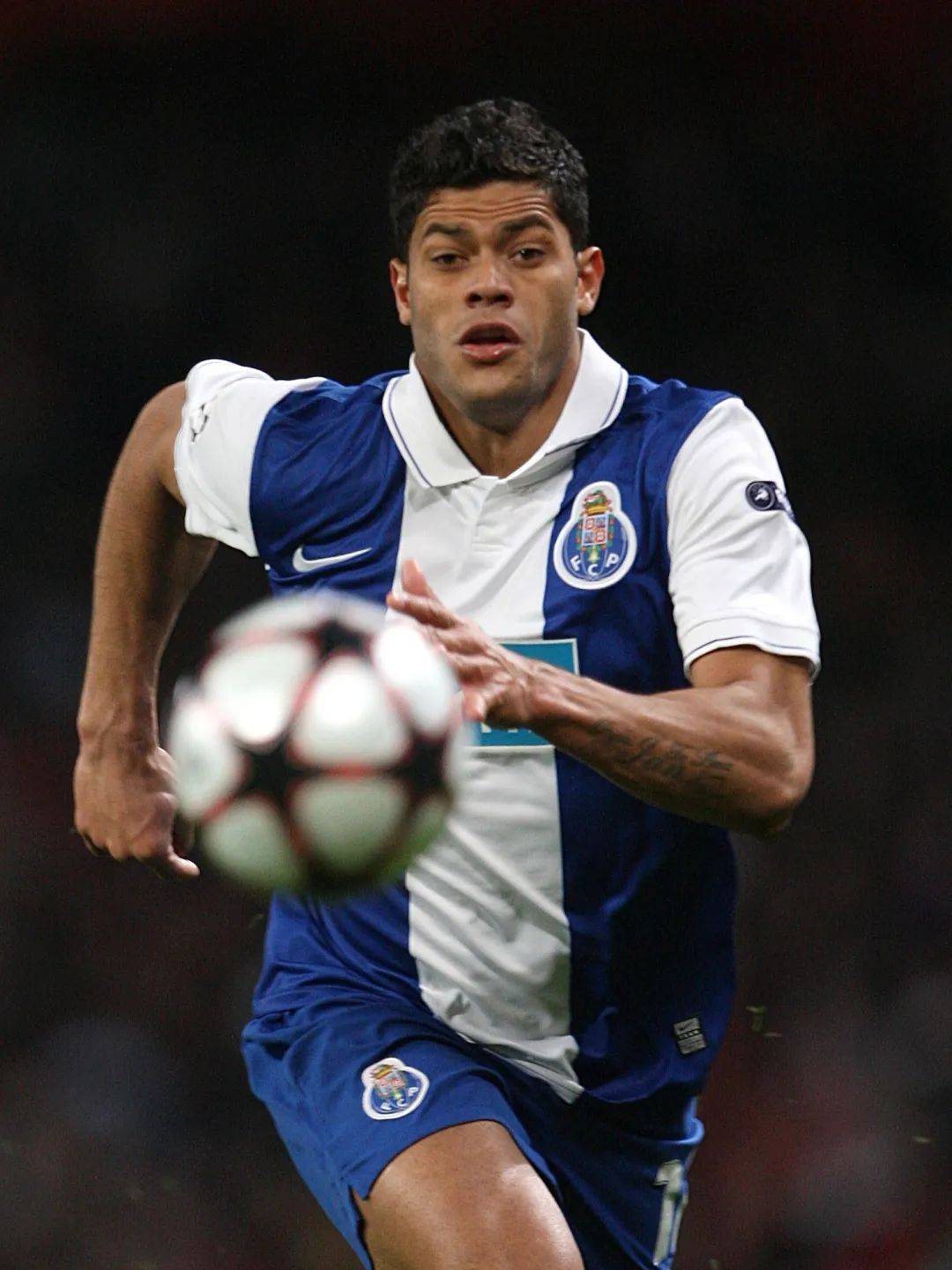 波尔图已经为其开出了年薪250万欧的合同,同时葡萄牙媒体表示胡尔克也