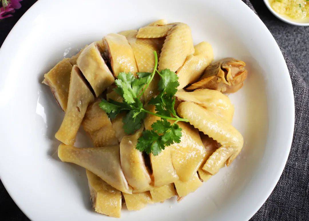 燃烧的金猪6斤大鱼头禅城竟藏着这些惊艳美食寻味禅城报名