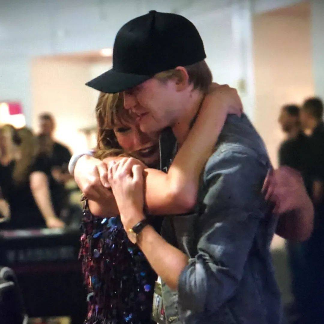 bowery,随后霉霉亲口承认,他就是joe alwyn:泰勒写了不少表达爱意的