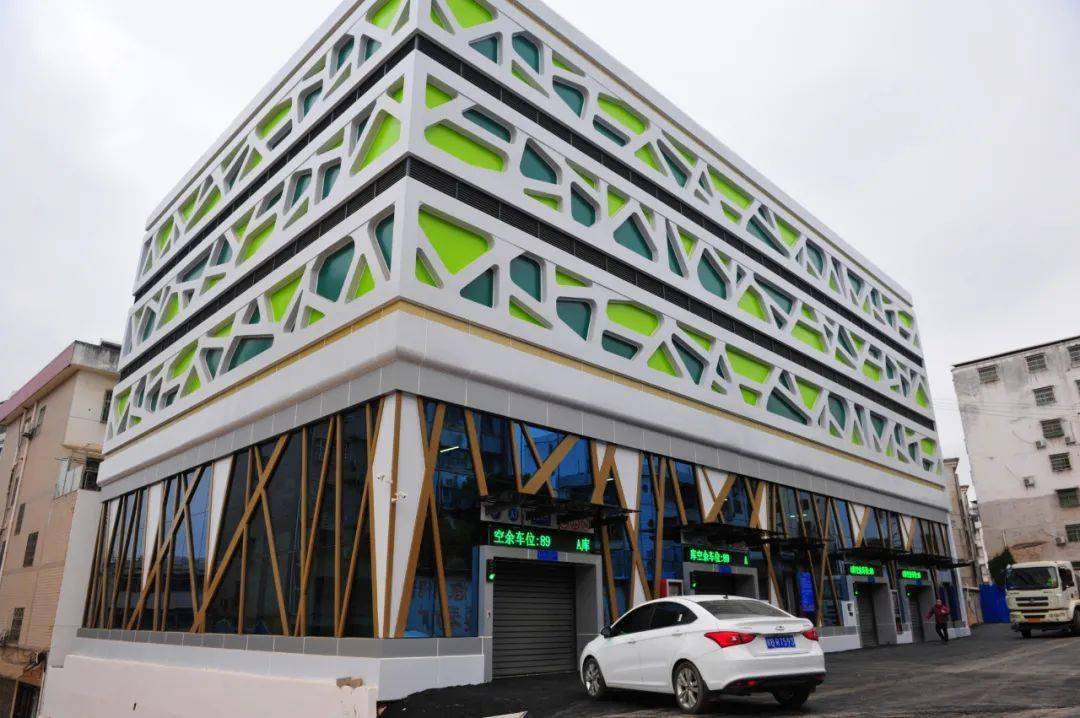 定南:凝心聚力扮靓幸福家园