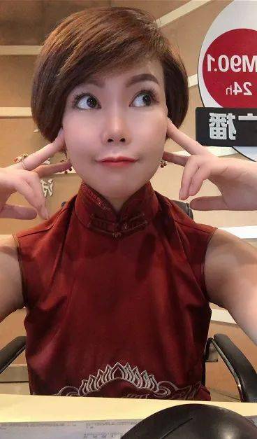 fm901推荐主持人梦雅与你一起感受青城品尝一碗正宗的蒙古奶茶