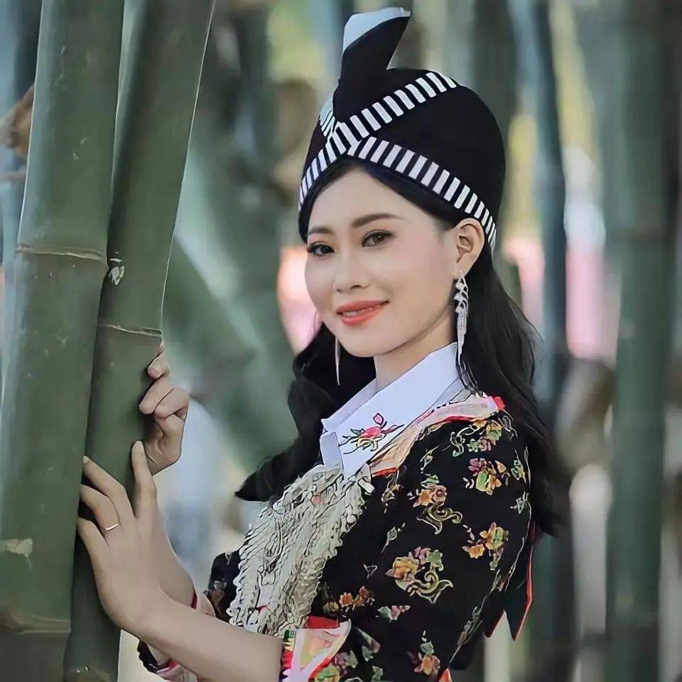 老挝苗族过苗年热情如火这颜值你打几分海外苗族