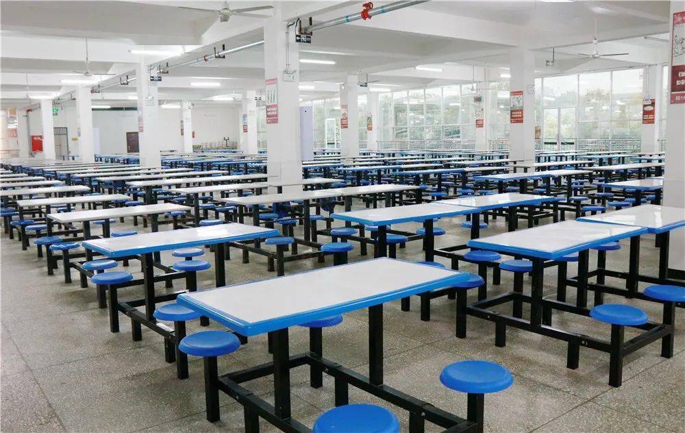 今天,小编带您一起走进丹棱县第二中学校,深入四川省a级标准化食堂,一