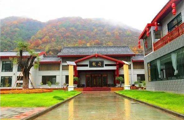 6个词让你再次认识龙府酒店