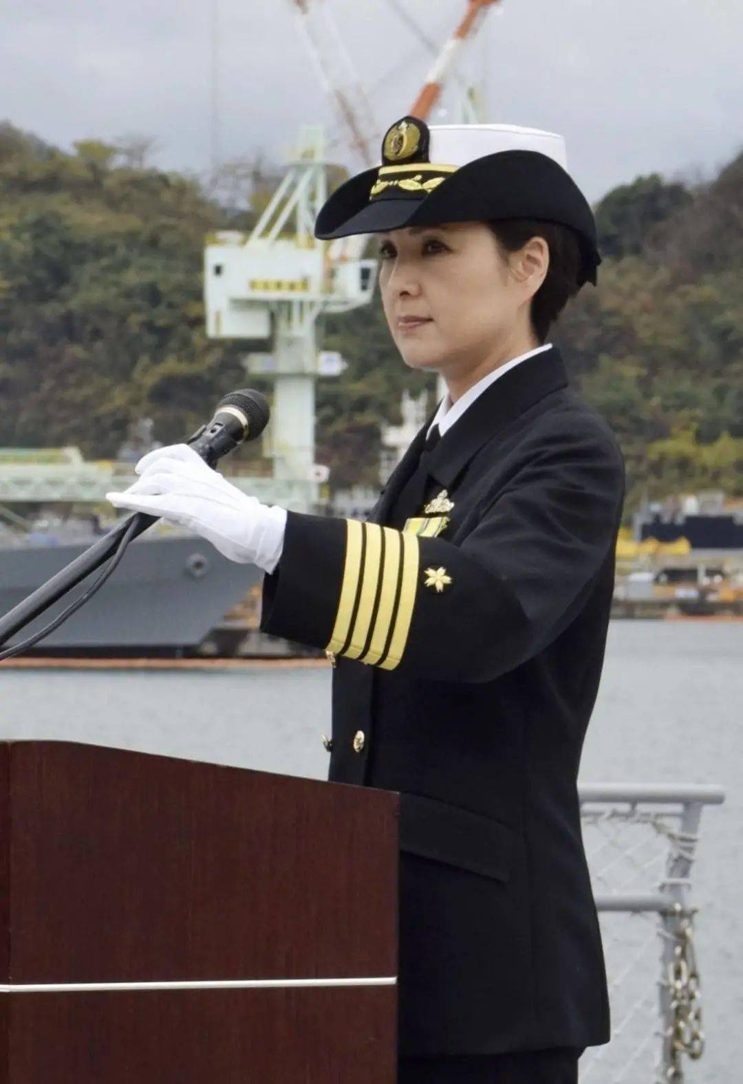 中国海军中目前还没有正职女性舰长,但距离这一步已经很近了.