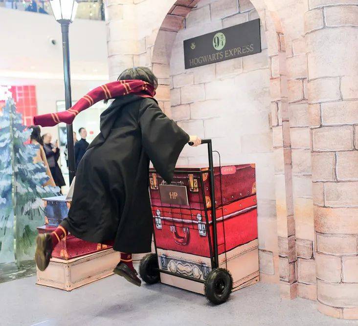 哈利波特主题展空降重庆开启冬日魔法之旅