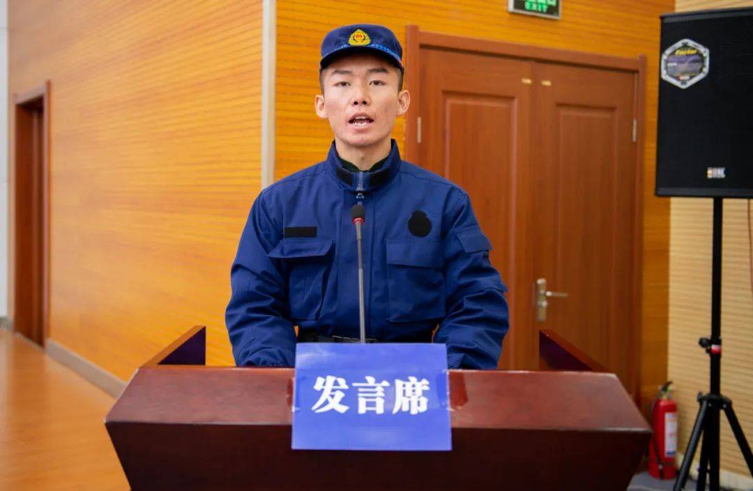 宁夏消防救援总队举行2019年第二批新招录消防员授衔暨2020年新招录