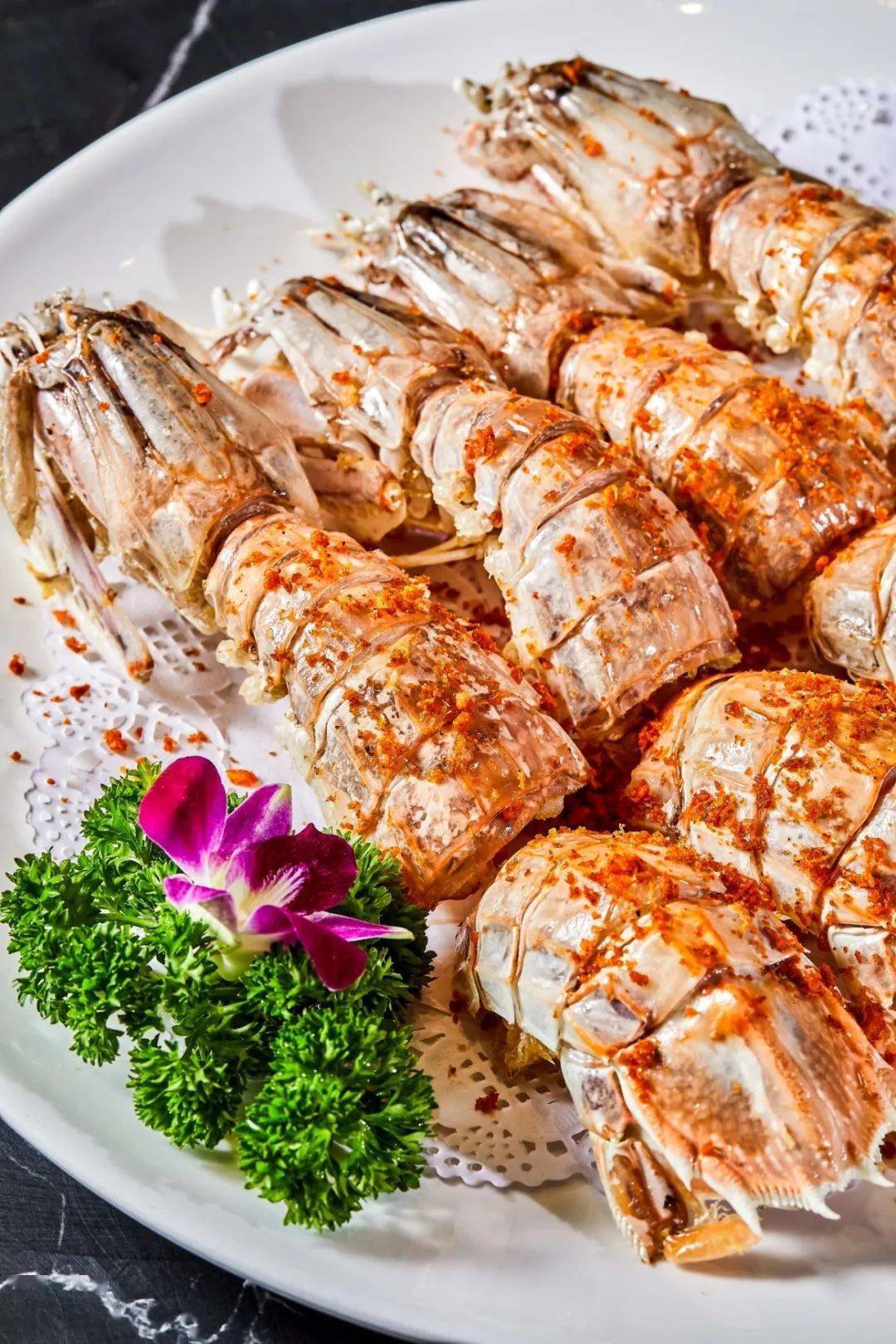 荷韵忆家臻品海鲜餐厅298元享门市价1182元的68人餐占地2000㎡这家