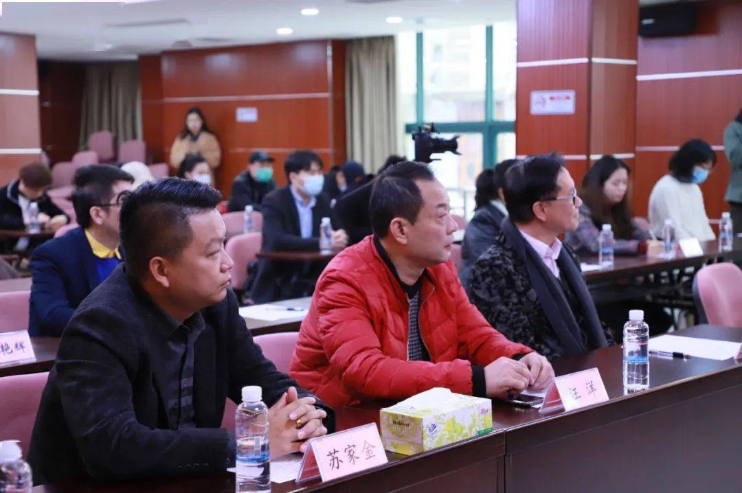 教育关注2020年万人主播大赛新闻发布会在广州市北京路步行街拉开帷幕