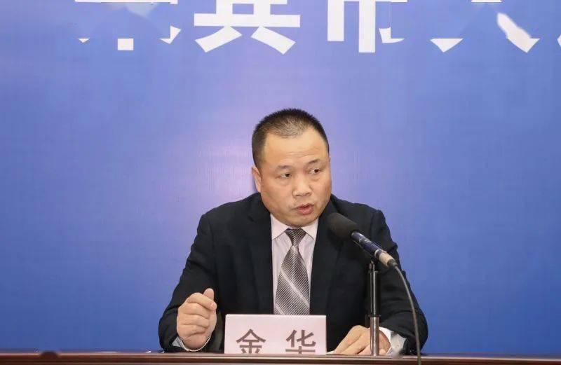 来宾市人民政府副秘书长孙明先生,来宾市委组织部副部长,市两新组织党