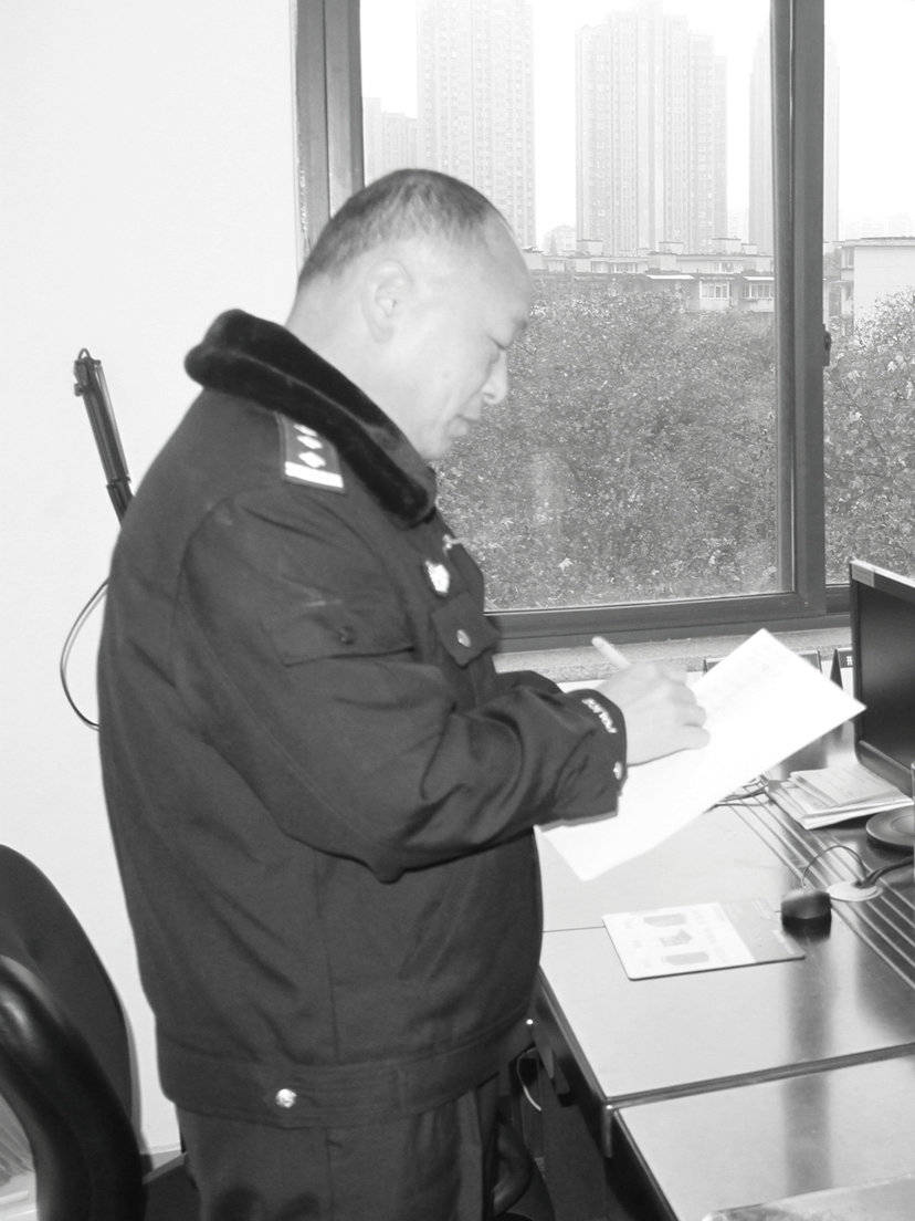 成都牺牲民警彭志刚那个从未离开一线的民警这次永远走了