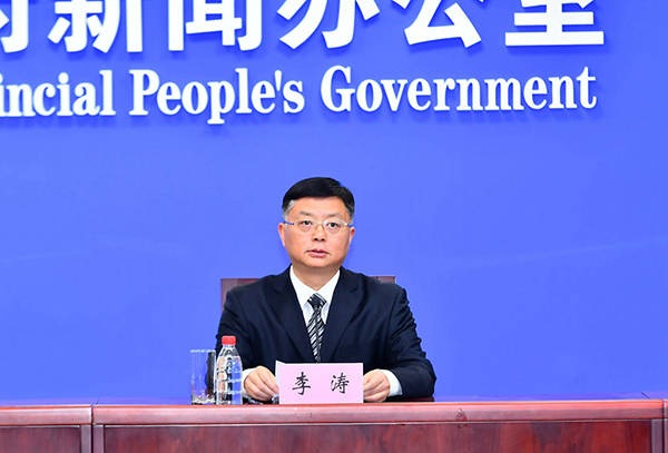湖北荆门严惩黑恶势力为群众"撑腰"_黄登峰