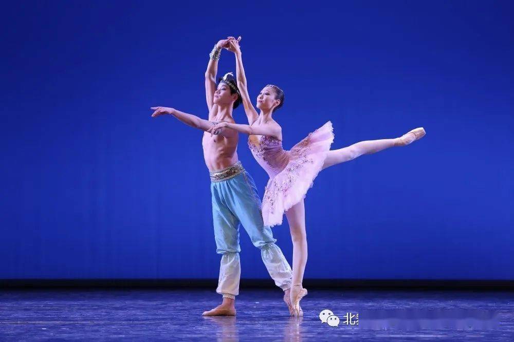 《海盗》双人舞六年级 2015级《唐吉诃德》双人舞六年级 2015级《葛蓓