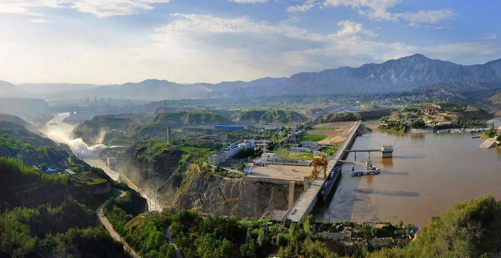 刘家峡水电美丽电厂入画来