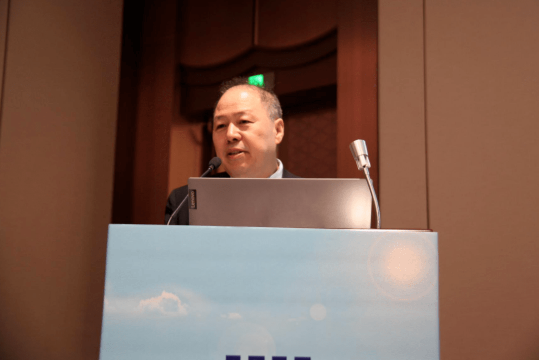 中华医学会消化内镜学分会静脉曲张学组组长刘德良教授主持开幕式并