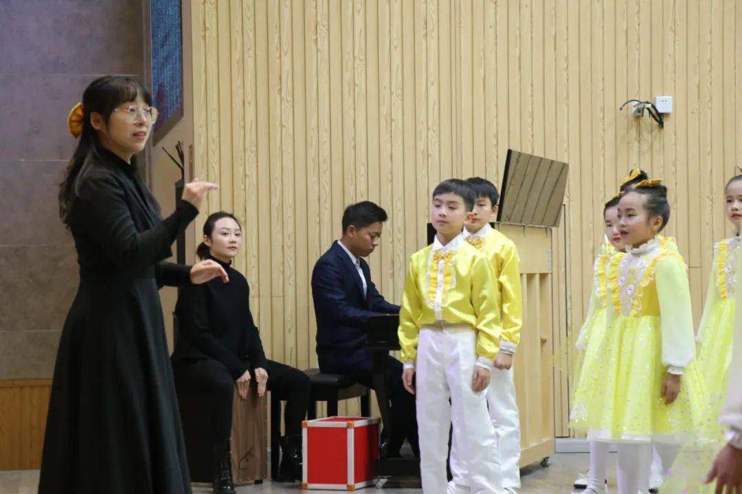 喜报热烈祝贺永康市龙川学校小学部合唱队荣获2020永康市中小学生合唱