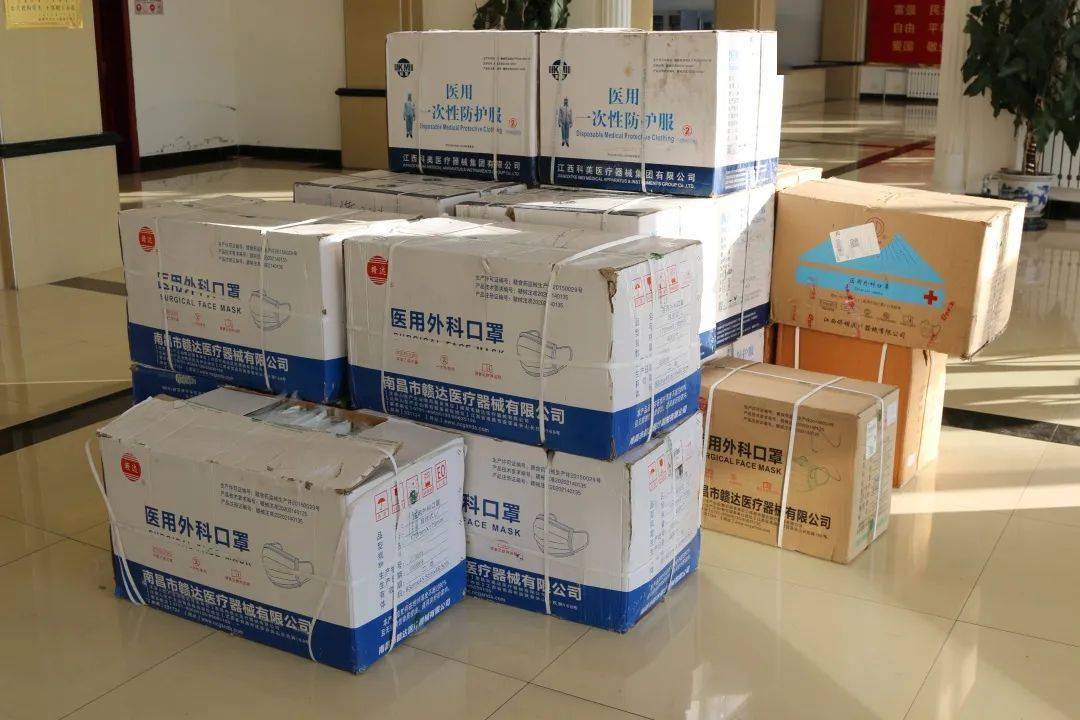 自治区市场监管局支援35000余件医用防疫物资运抵满洲里