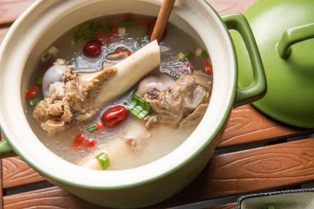 羊棒骨1小炉记汤鲜,味美,营养足,这大抵就是家的温度,也是拈花湾·小