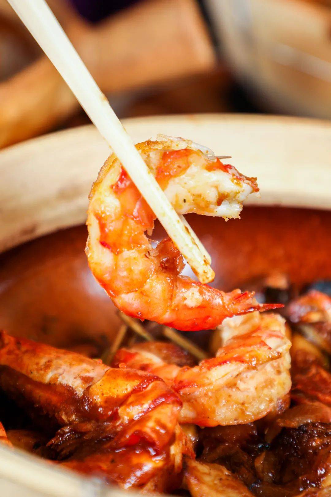 粤菜大佬上新了会唱歌的啫啫煲菜要滚着上