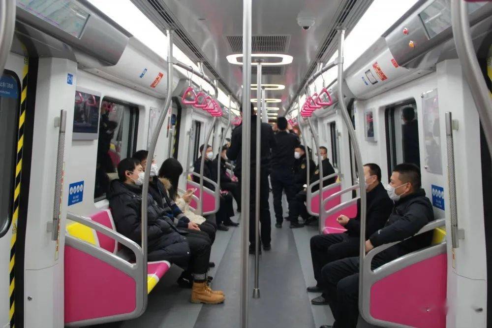 幸福河套真的来了激动河套居民试乘地铁8号线