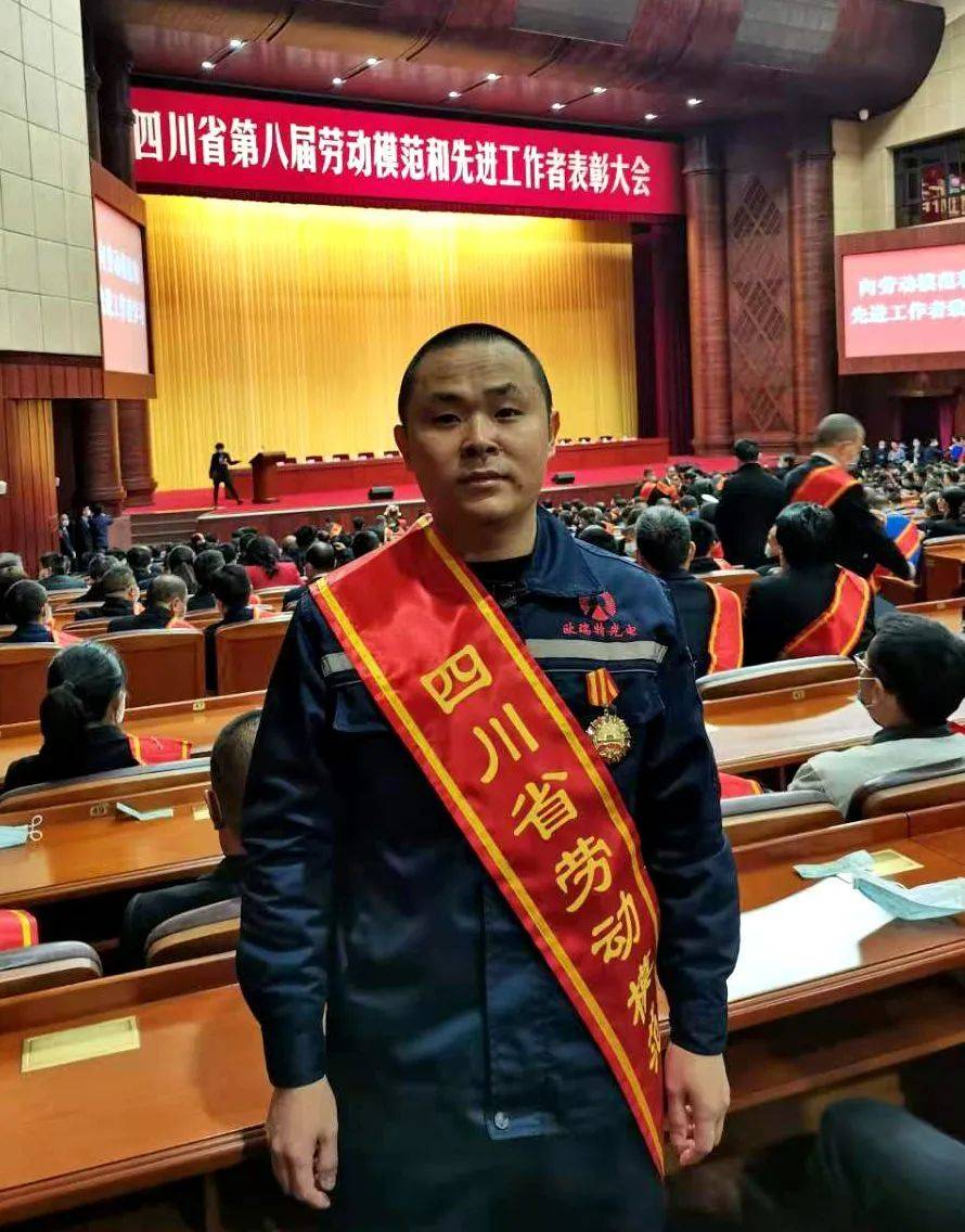 "在离中建钢构不远处的四川欧瑞特光电科技有限公司,抛光班班长方志斌