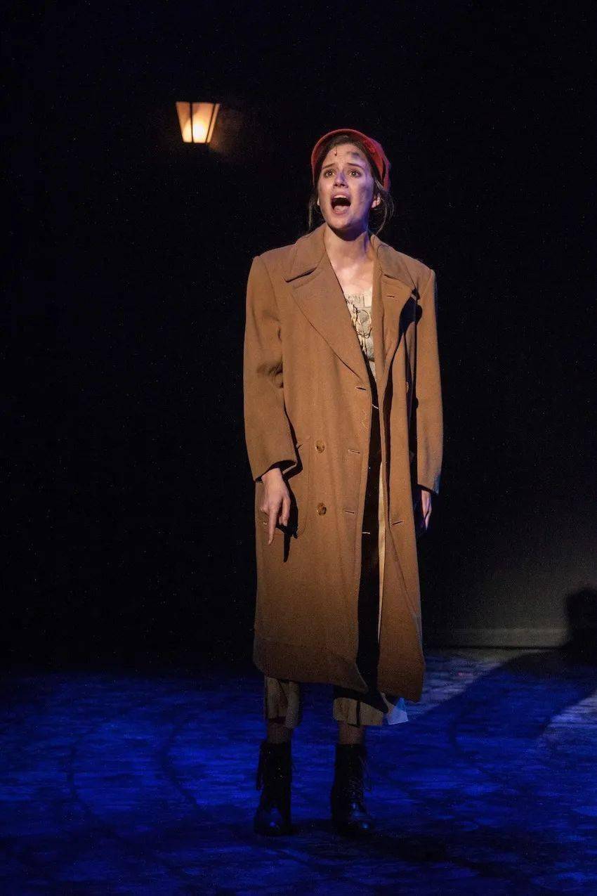 67著名歌剧悲惨世界用光表现人类心灵和精神之旅