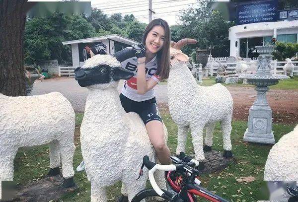 泰国骑行女神ins图片