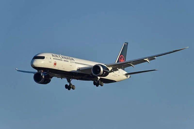 12月17日,一架美国精神航空的a320neo客机在巴尔的摩机场降落后,因