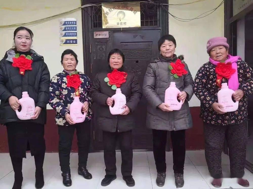 镇街动态金乡县鸡黍镇妇联扎实开展美丽庭院创建暨庭院环境整治冬季