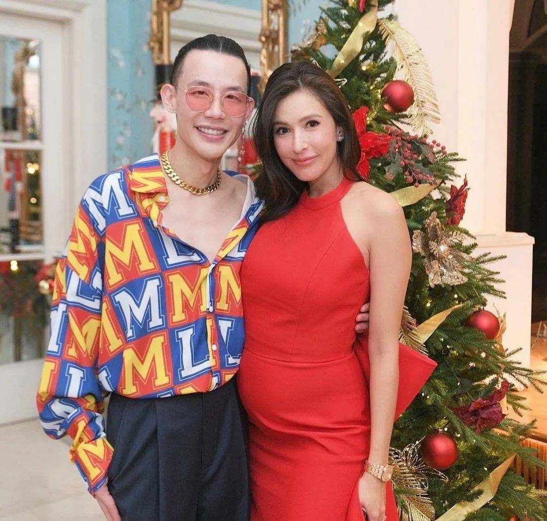 美女孕妈光彩照人sriritakorn夫妇豪宅举办圣诞派对jj等众多明星现身