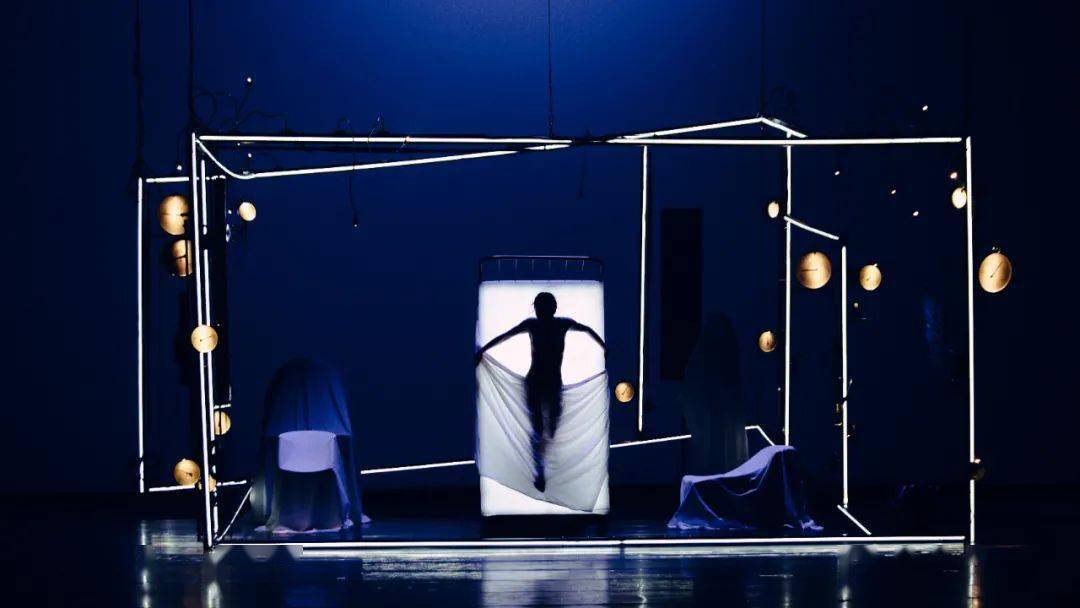 新时代舞者的初心与担当,张娅姝舞蹈剧场《2月3日·晴》深圳首演圆满