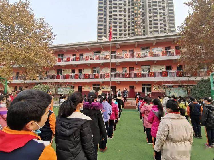 復興教體沁園小學舉辦校園足球節活動