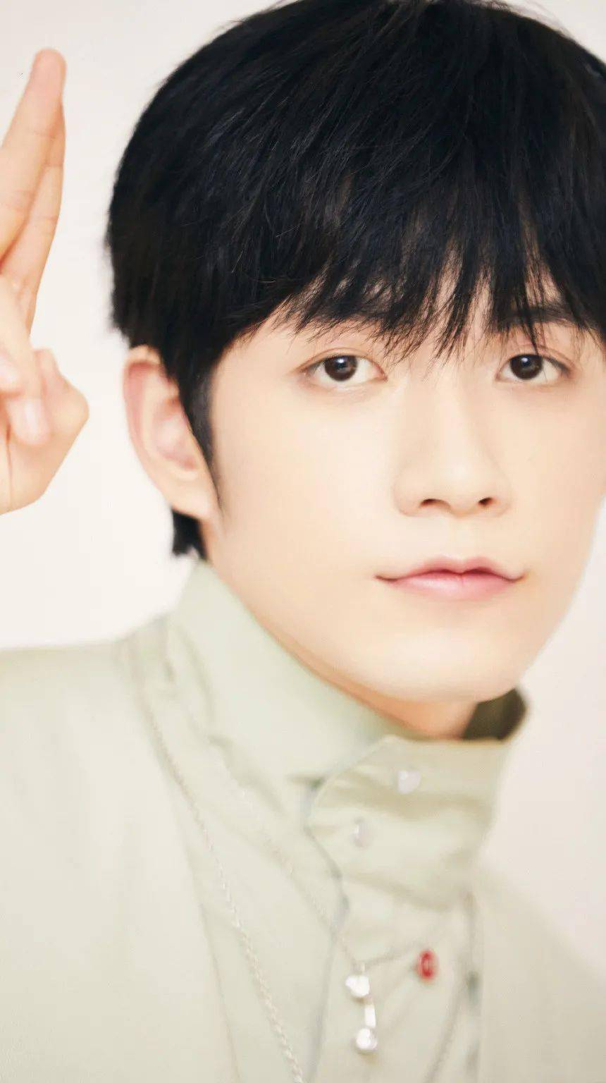 手机壁纸r1se张颜齐