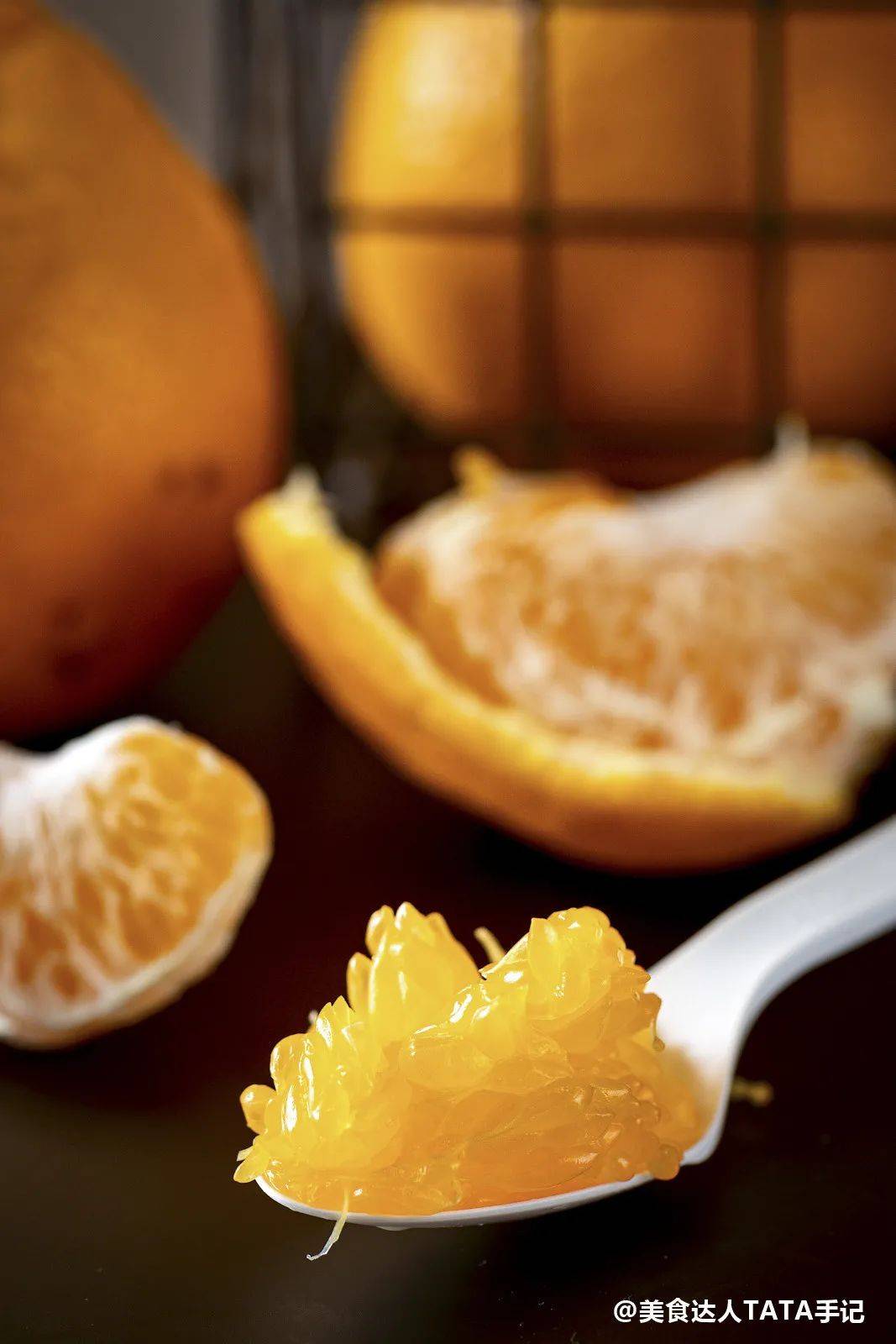 新年限定喜茶首创爆汁大橘来啦剥给你喝