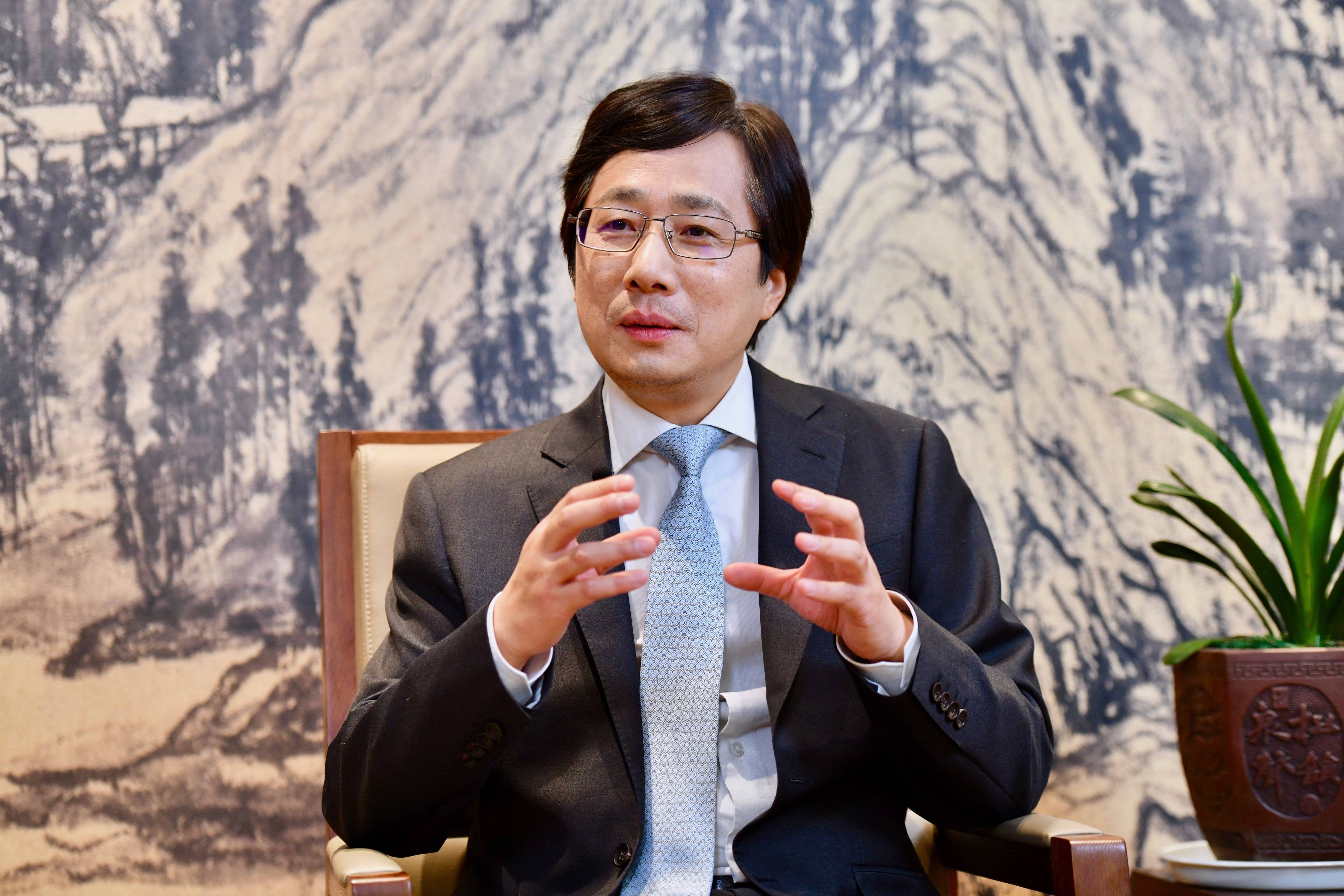 化服务战略持续提升服务实体经济质效专访浙商银行副行长兼董秘刘龙