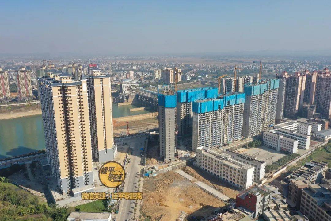 什么情况桂平人民东路通往世纪的路段被封了开惯了的街坊注意了