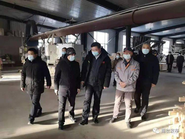 县委副书记县长申勇深入基层就常态化疫情防控安全生产民生保障等工作