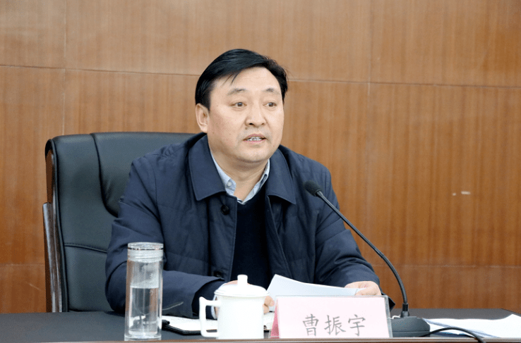 曹振宇召开重点建设项目现场交办暨集中审批会议