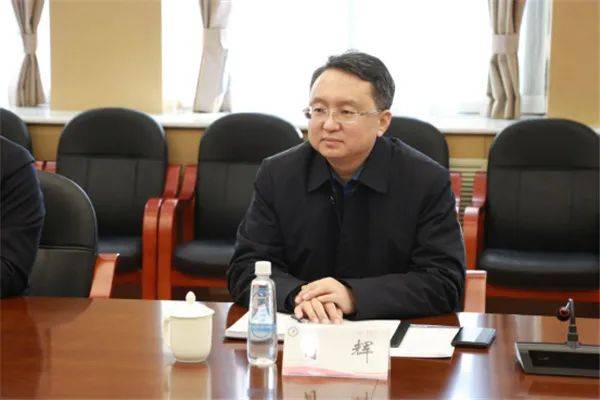 12月31日,区委书记赵居安,区委副书记,代区长肖辉先后到济南幼儿师范